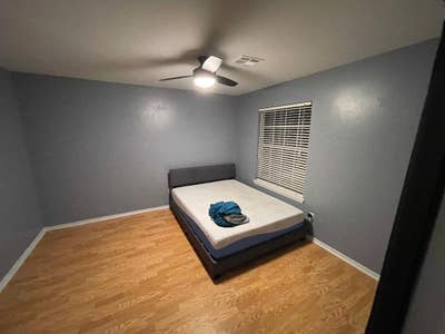 1 bedroom with private bathroom and gargae spot Main Photo