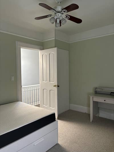 Room for Rent in Astoria Main Photo