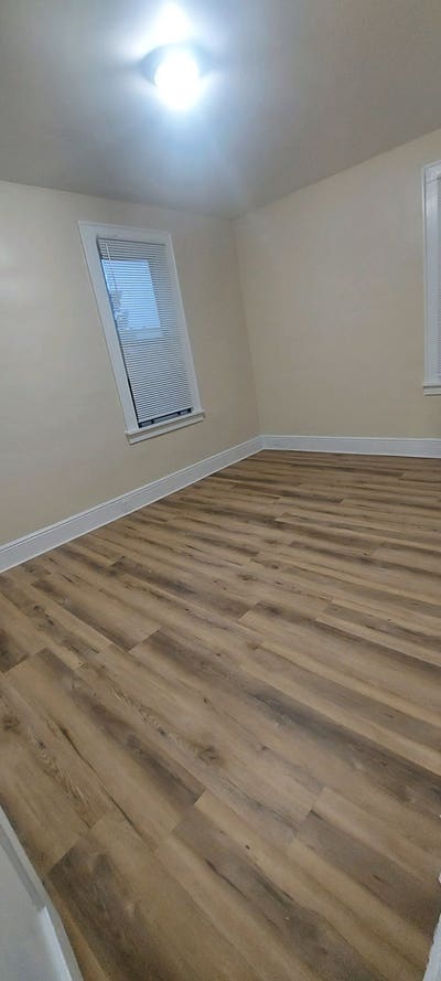 Shared Three bedroom apartment Main Photo