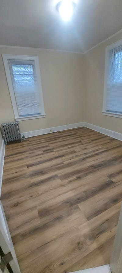 Shared Three bedroom apartment Main Photo