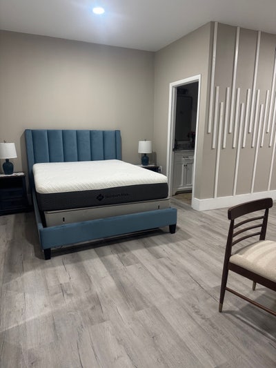 Spacious Room Main Photo