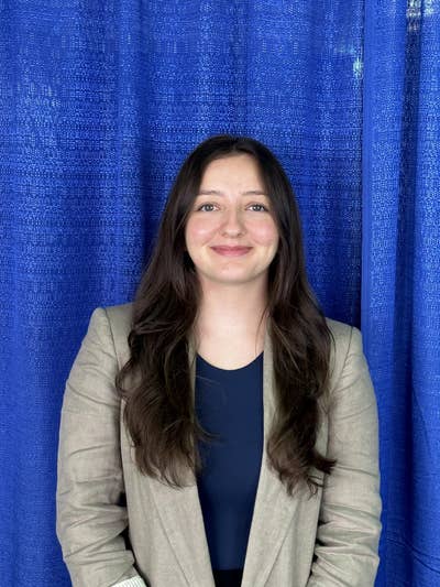 Female student looking for Naperville room Main Photo