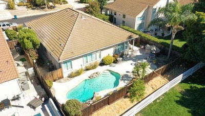 Rooms for rent in modern home with pool / hot tub Main Photo