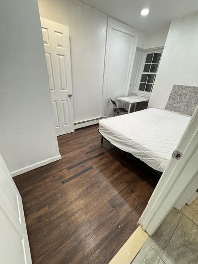 Renovated 2025 -. FREE Laundry! Close to PATH Main Photo