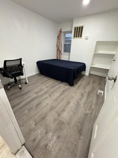 Renovated 2025 -. FREE Laundry! Close to PATH Main Photo