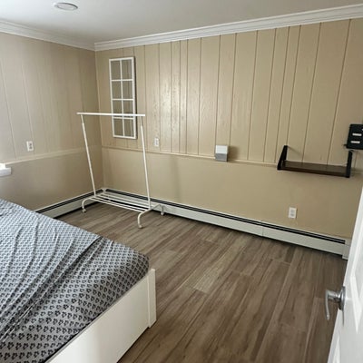 Furnished Bedroom in Quiet neighborhood Main Photo