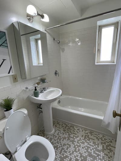 #958 Massive bedrooms in East Village/ Stuytown!  Main Photo