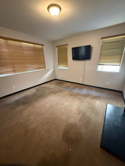 $999 Room Available_Move Fast Main Photo