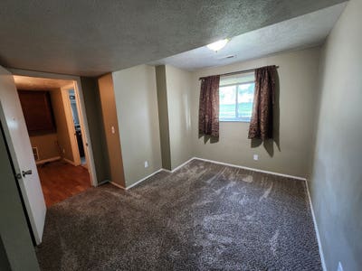 Bedroom for rent with shared bathroom Main Photo