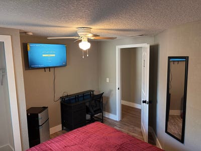 Morehouse Room 2 has everything! Main Photo