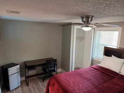 Morehouse Room 1 has everything! Main Photo