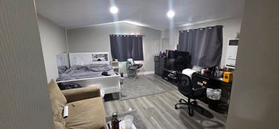 A large room with Private bath in 90019 Main Photo