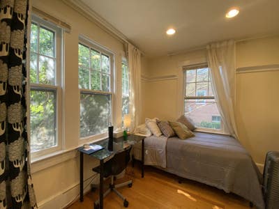 Fully Furnished Room for Sublet Near Metro  Main Photo