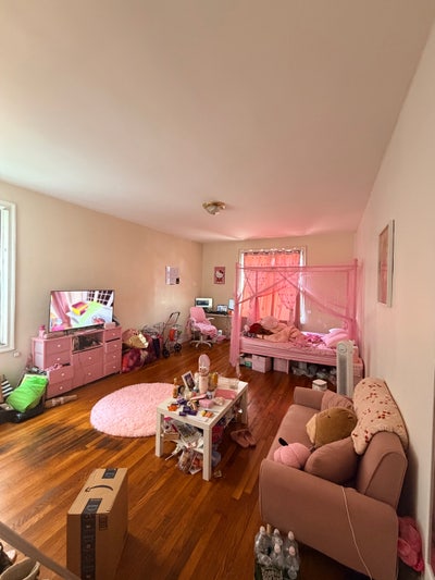 Rent Controlled Large Sun Soaked Room Main Photo