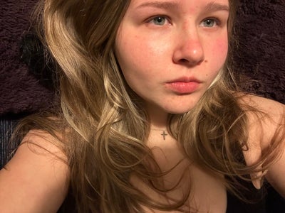 Responsible 28 year old woman needs a room Main Photo