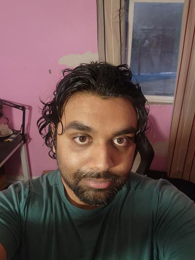 Professional Male seeks a small or large room Main Photo