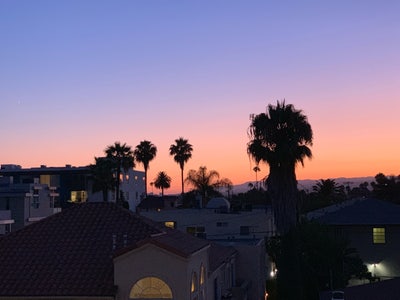 Private Room/Bath in Penthouse (Larchmont Village) Main Photo