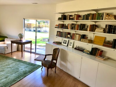 Share mid-century modern house with professional  Main Photo