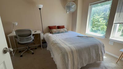 Cozy Private Room in Central Austin – Great Locati Main Photo