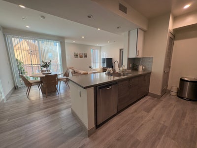 Bright & Spacious 3bedroom near Hollywood Main Photo