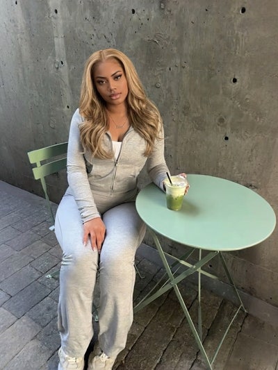 Hi! I’m Zaria, 26F, single with no kids, wo... Main Photo