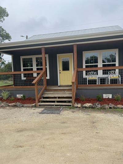 Spacious Farmhouse Retreat With High Ceilings _ALL Main Photo