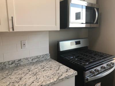 **Renovated 1Bedbath,Heat&Hot Wtrlaundry on Premis Main Photo