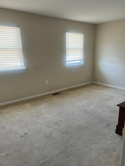 Private Room & Bathroom in House in Newark Main Photo