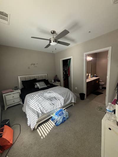 Seeking a female tenant to take over my lease Main Photo