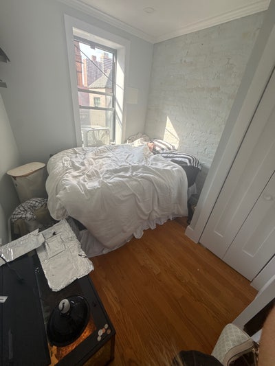 Upper East Side room available!  Main Photo