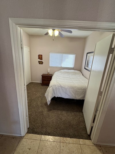 Private bedroom/private bathroom  Main Photo