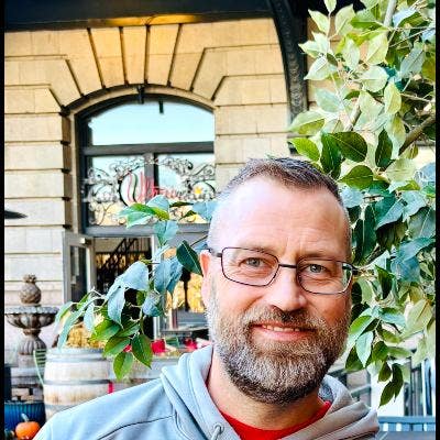 Clean, Respectful, Easygoing and Easy to Live With Main Photo