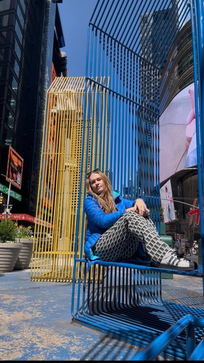 Looking SOLID professional F 30+ by 6/1 Main Photo