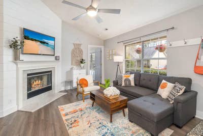 Cute bungalow in convenient Durham Neighborhood ~  Main Photo