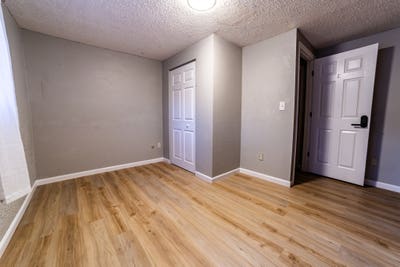 Small_Sized Private Room for Rent (ACProfessional Main Photo