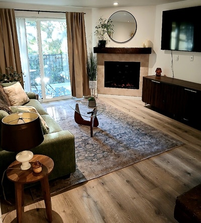 ModernSingle Unit in Beaverton_Available December  Main Photo