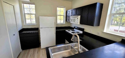 Charming 1 Bed.5 Bath Apartment Near Downtown Post Main Photo