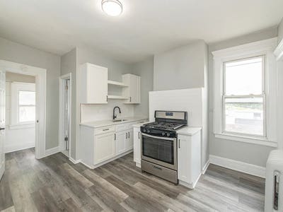 Ready too move in one BR apartment  Main Photo