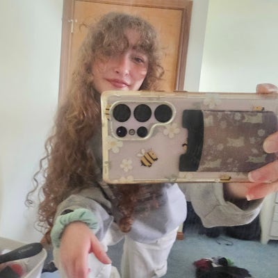 22 year old female looking for a room in LA Main Photo