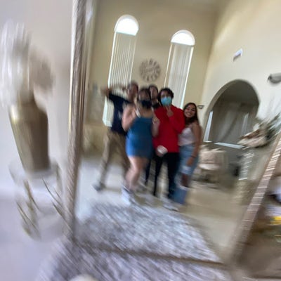 Female student looking for a room in Orange Main Photo