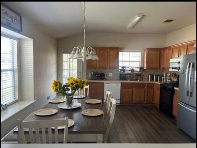 Room for Rent w/ Utilities, WiFi, Pool & Gym Acces Main Photo