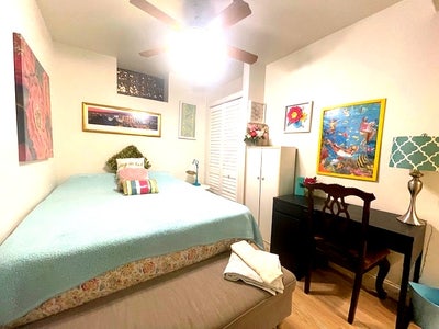 Private room and private bath in Victorian home Main Photo