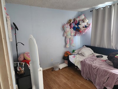 Room For Rent Main Photo