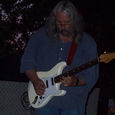 Older Gentleman needs room. Respectful and Polite. Main Photo