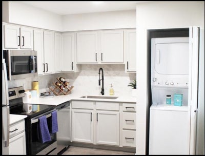 Double Room in 3 bed apartment in New York City Main Photo