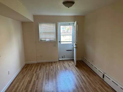 City Apartment Close to Everything You Need Main Photo