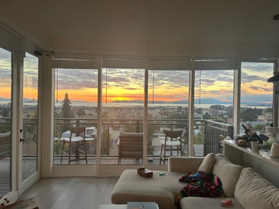 Beautiful bay view apartment next to UC campus Main Photo