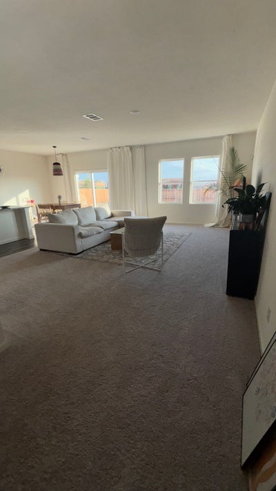 Room in a quiet neighborhood  Main Photo