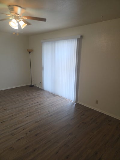 Huge Room Main Photo