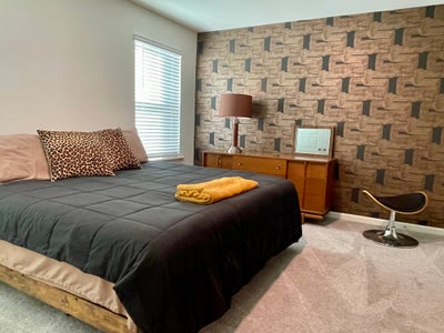 Private bedroom and bathroom  Main Photo